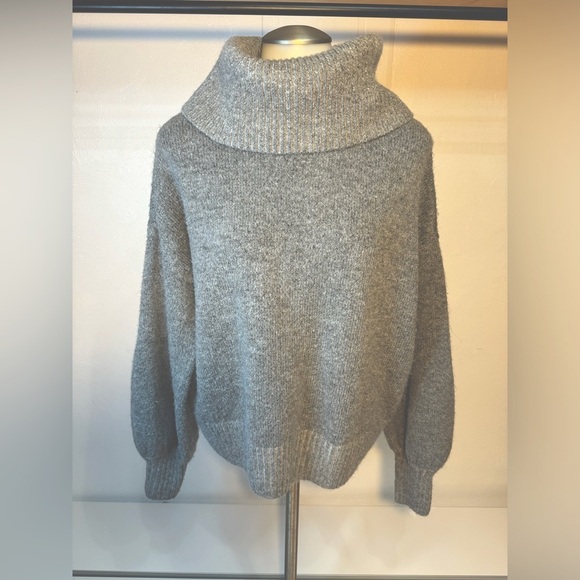 Small cowl neck oversized turtleneck warm gray express X negin mirsalehi sweater - Picture 4 of 10